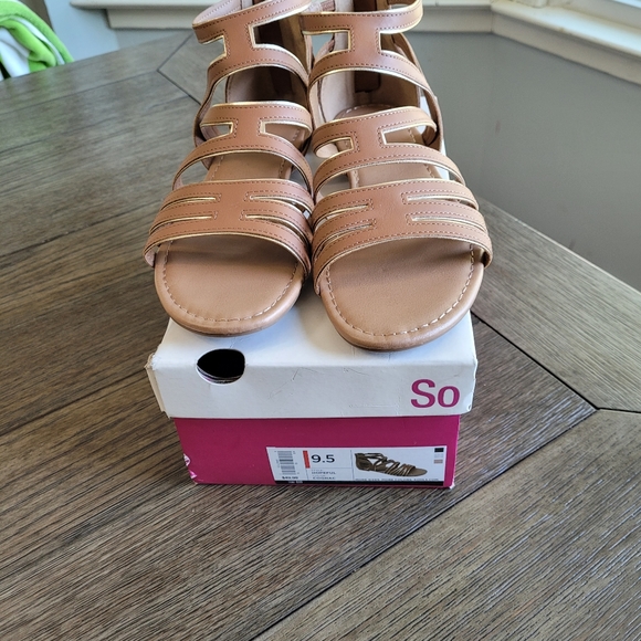 SO Shoes - New SO brown sandals size 9.5